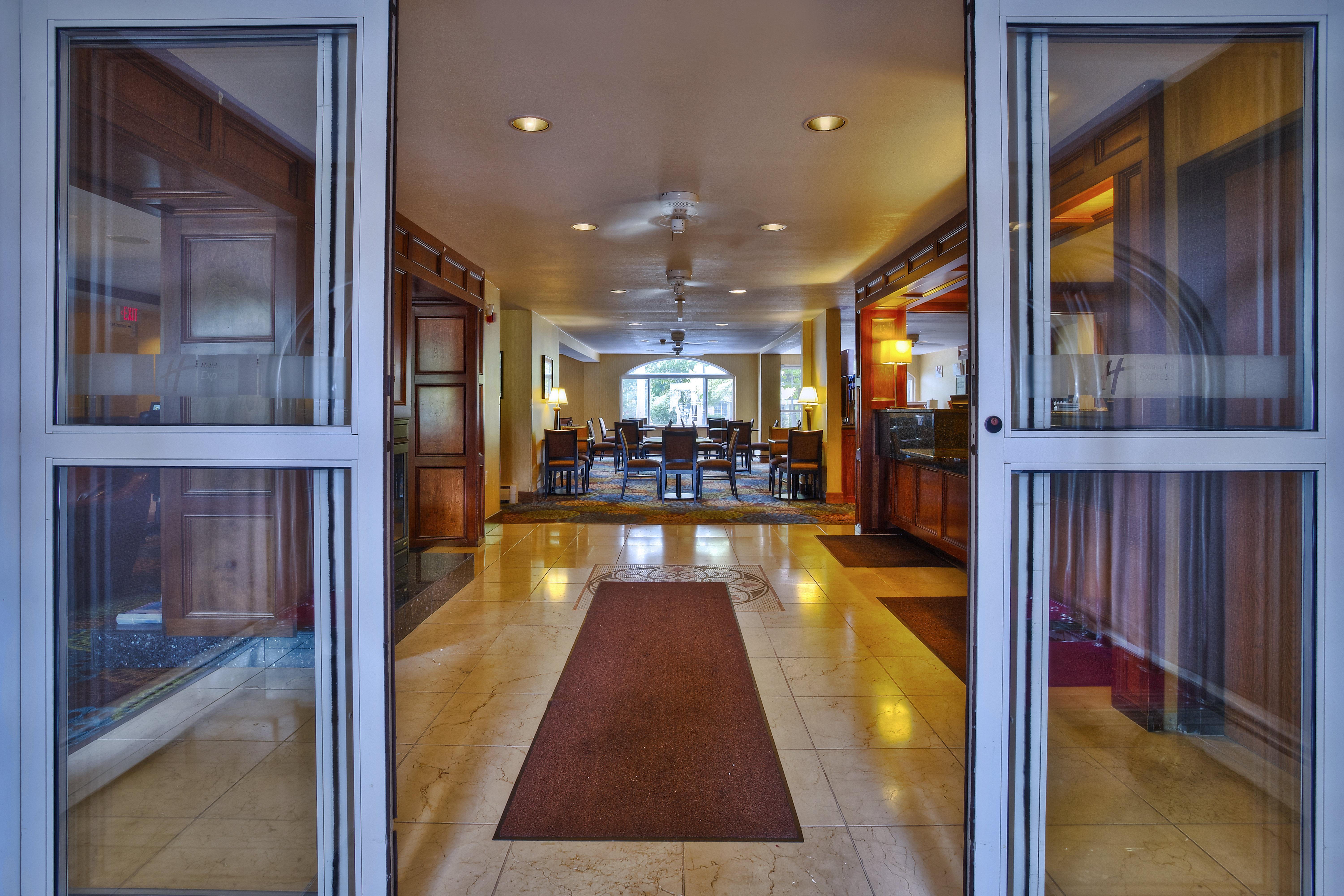Holiday Inn Express Mackinaw City By Ihg Exterior foto
