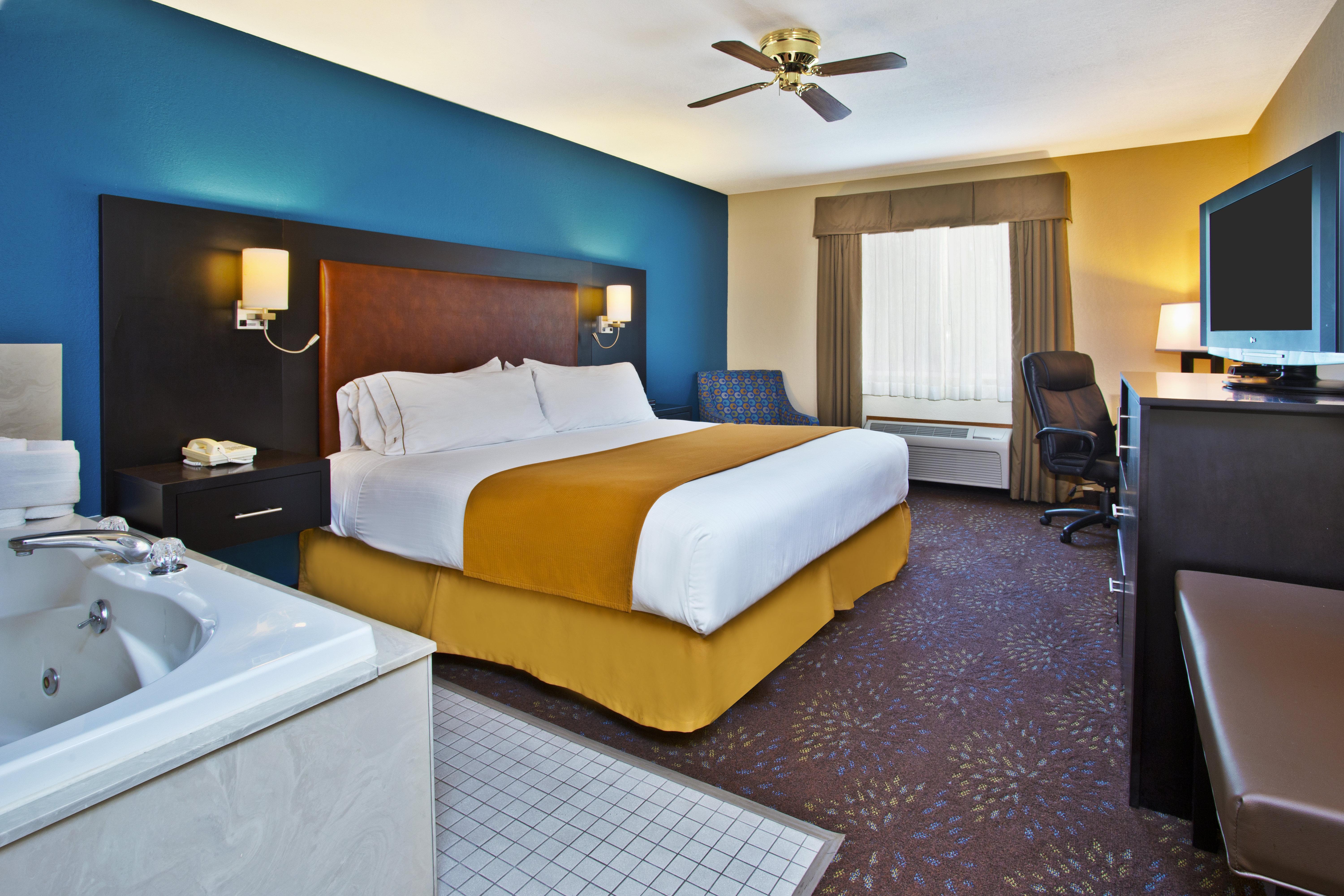 Holiday Inn Express Mackinaw City By Ihg Exterior foto