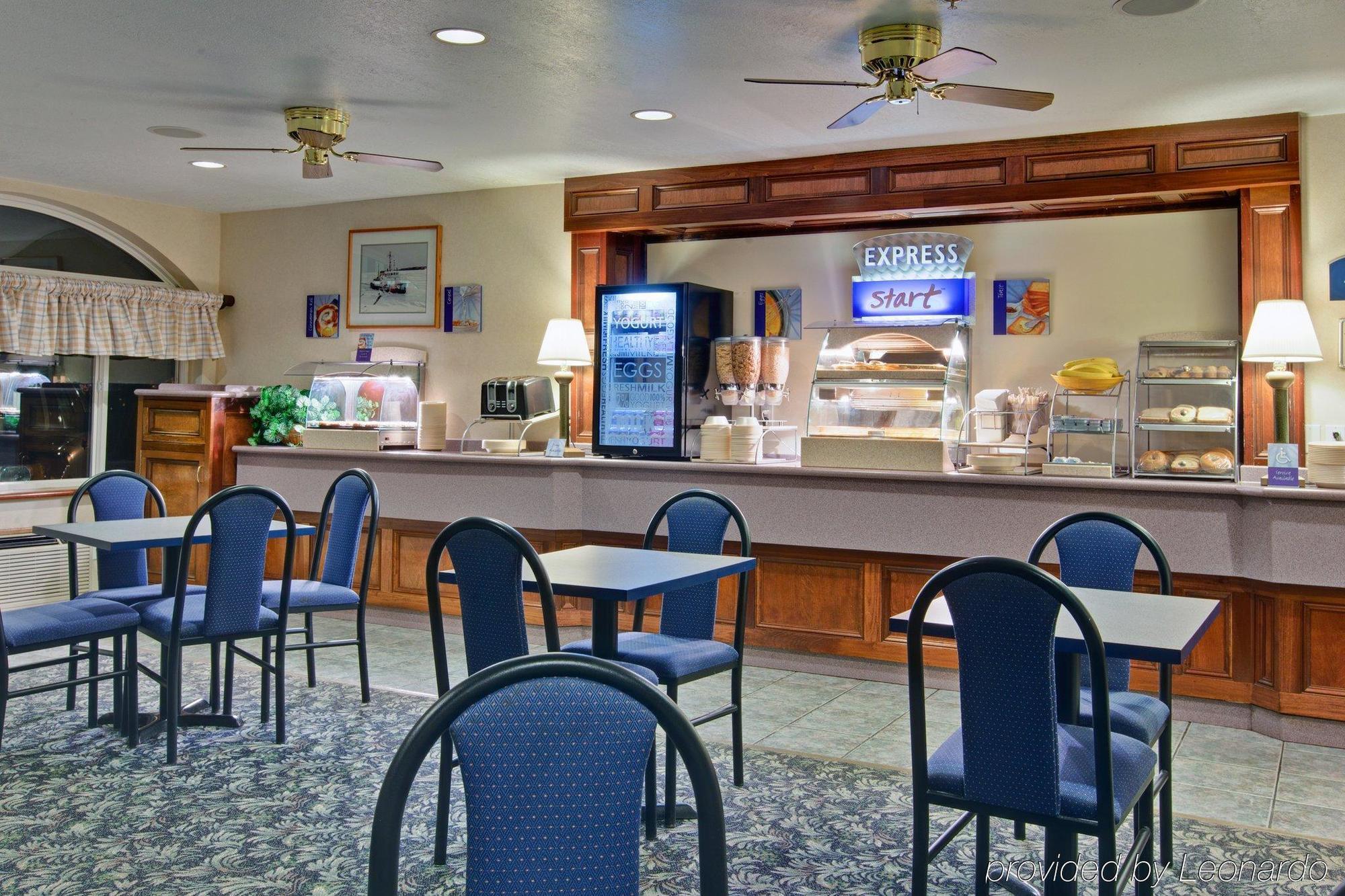 Holiday Inn Express Mackinaw City By Ihg Exterior foto