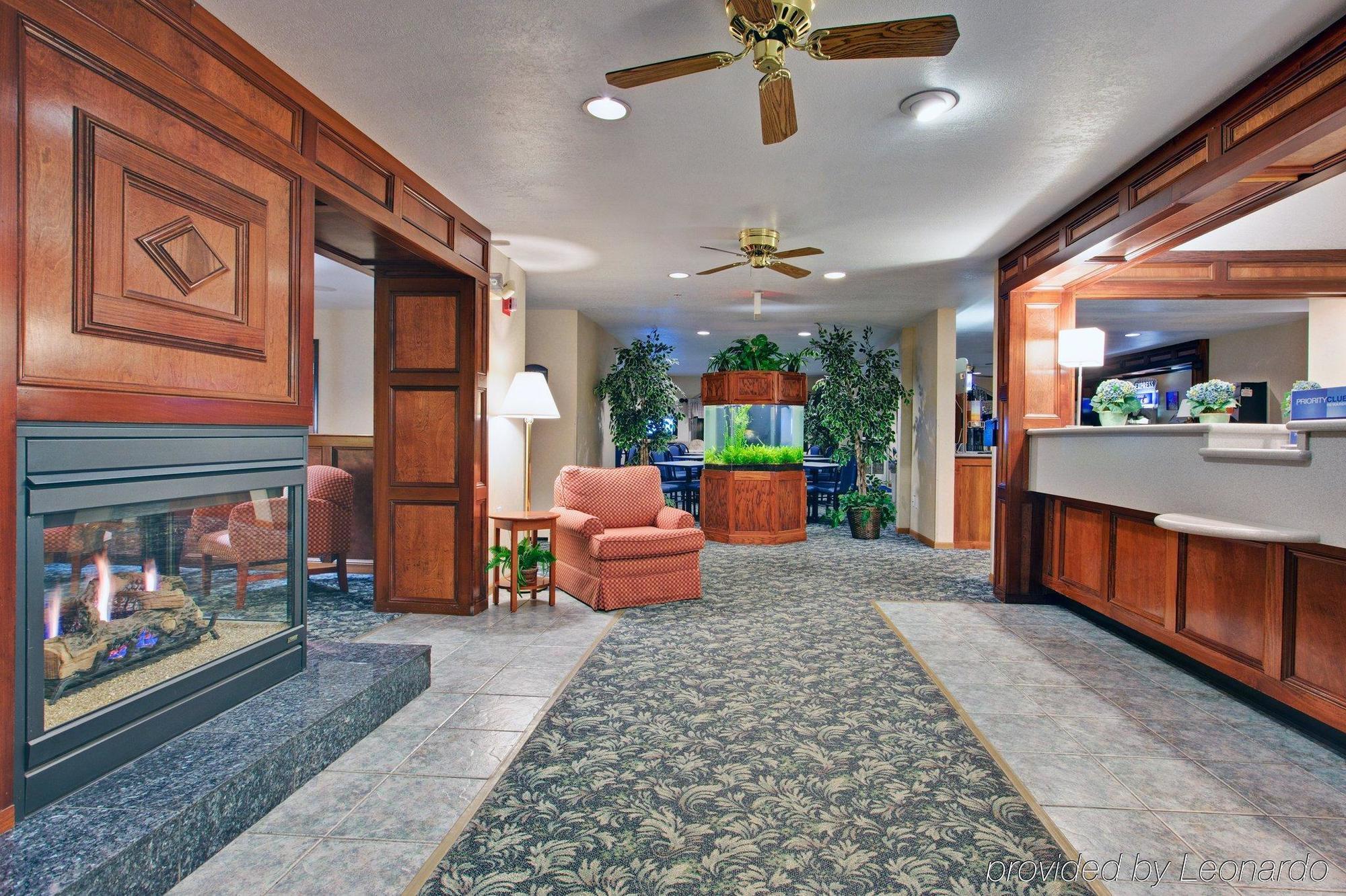 Holiday Inn Express Mackinaw City By Ihg Exterior foto