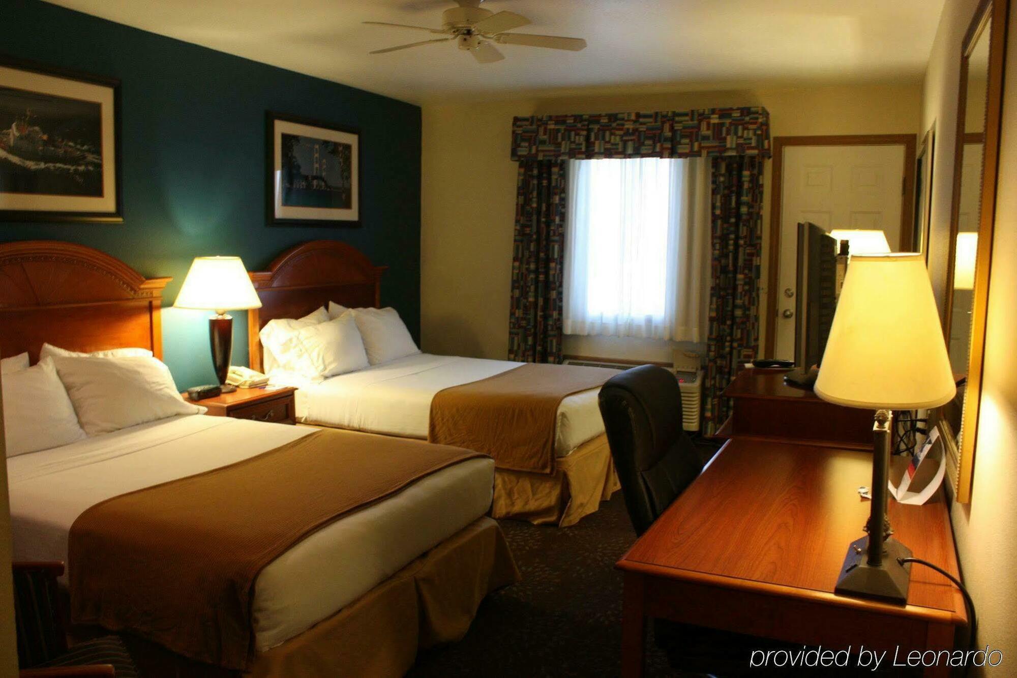 Holiday Inn Express Mackinaw City By Ihg Exterior foto