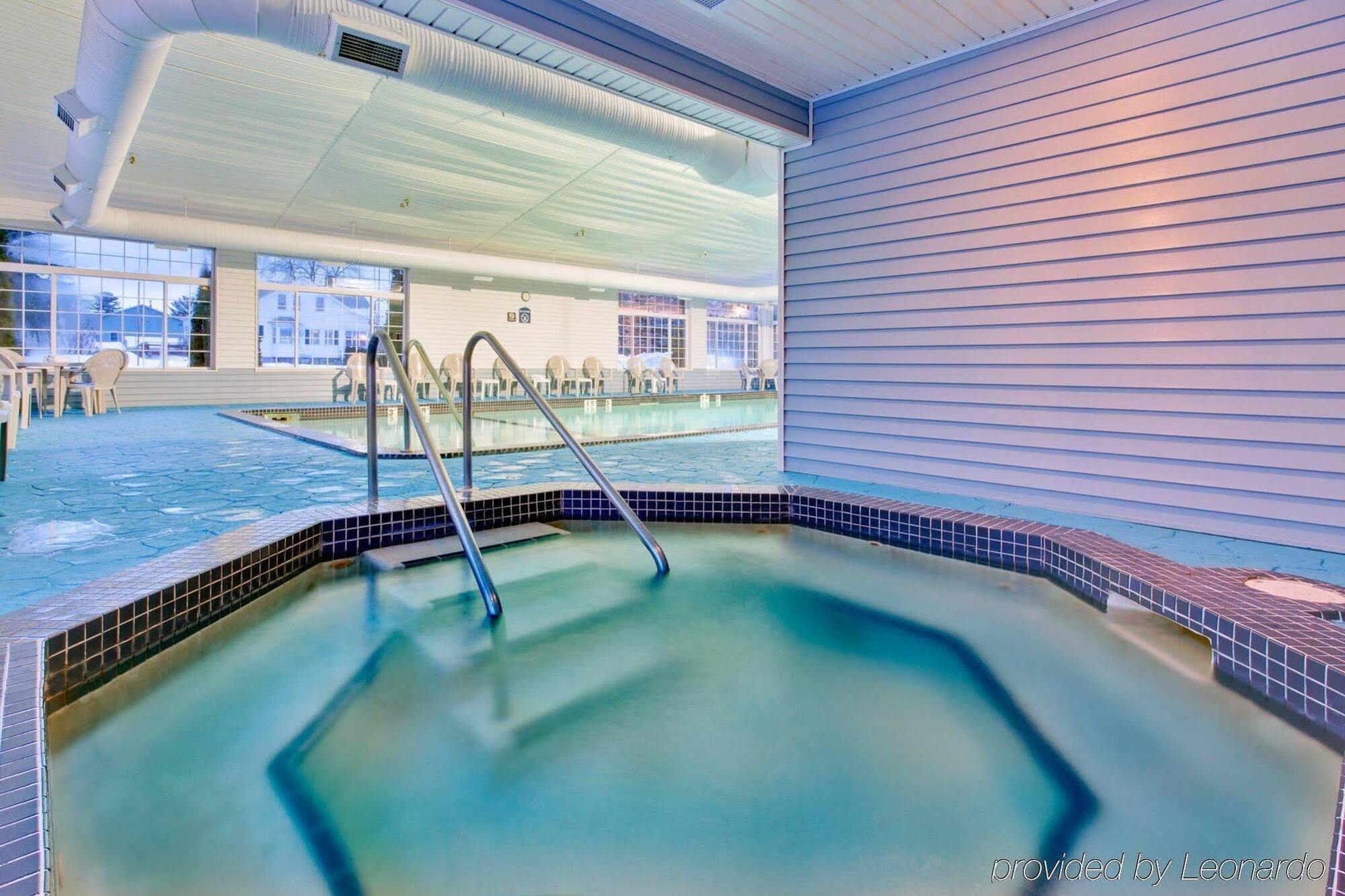 Holiday Inn Express Mackinaw City By Ihg Exterior foto